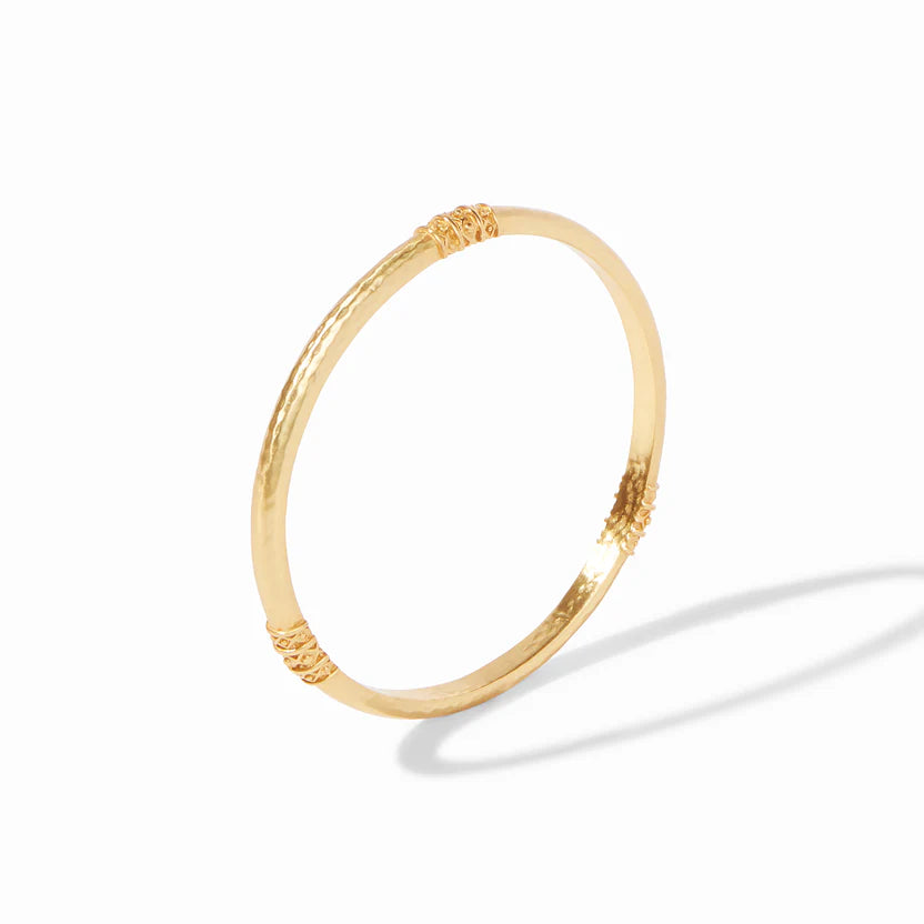 : CATALINA BANGLE :